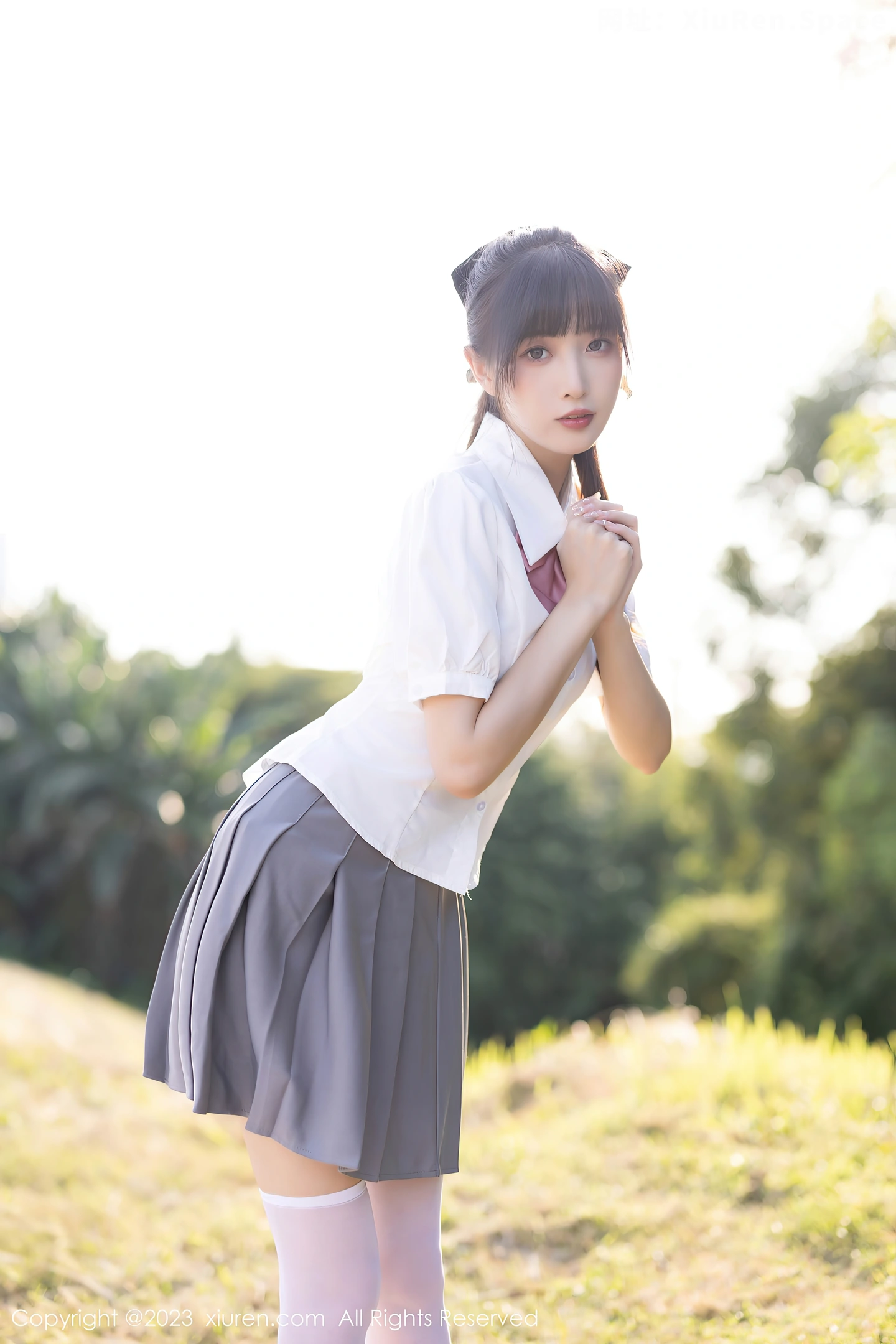 图片[3]-[XiuRen秀人网]VOL.7771 模特林星阑性感白T配灰短裙露白色蕾丝内衣秀曼妙身姿诱惑写真83P-秀人网官方网站